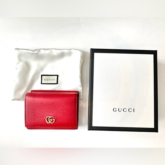 Gucci Handbags - EUC Gucci Marmont Petite Hibiscus Card Case Wallet + dust bag + box